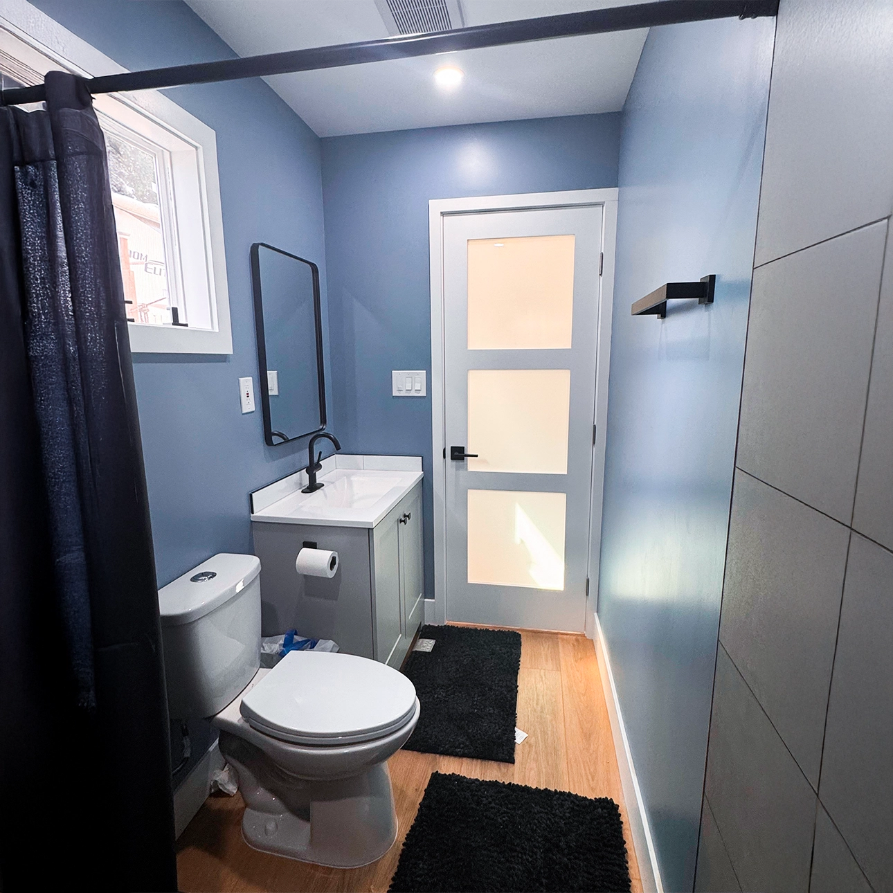 Bathroom Small Image 4